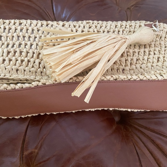 Ann Taylor Straw Fold-Over Clutch - Picture 2 of 3